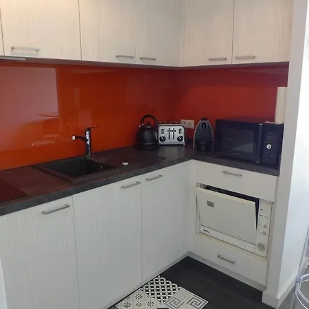 Beautiful Miramar Studio, South-facing, Waterfront Appartement *